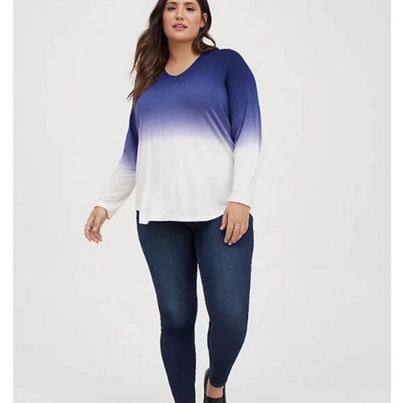 NWT Torrid Blue and White Ombre Hoodie with Lip Print on Back Size 2 (18-20) - Picture 3 of 9